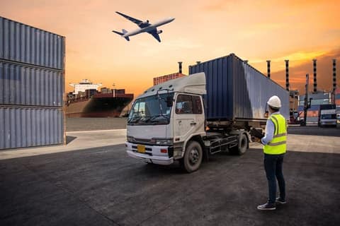 What Does Goods In Transit Insurance Cover?